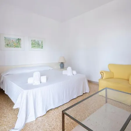 R31 Casa Monica